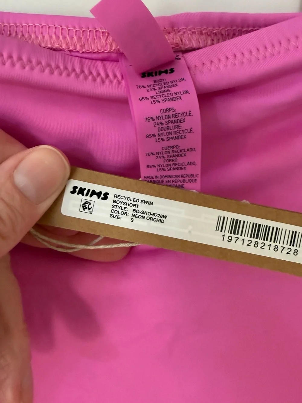 NWT SKIMS 3 pc Swim Triangle Top/Boyshorts in Neon Orchid/Off Shoulder in Onyx